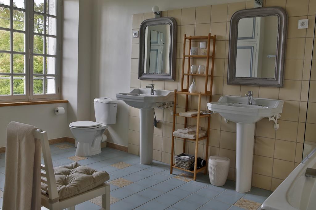 Clerval Maison D'Hotes Et Gites Dragey Room photo