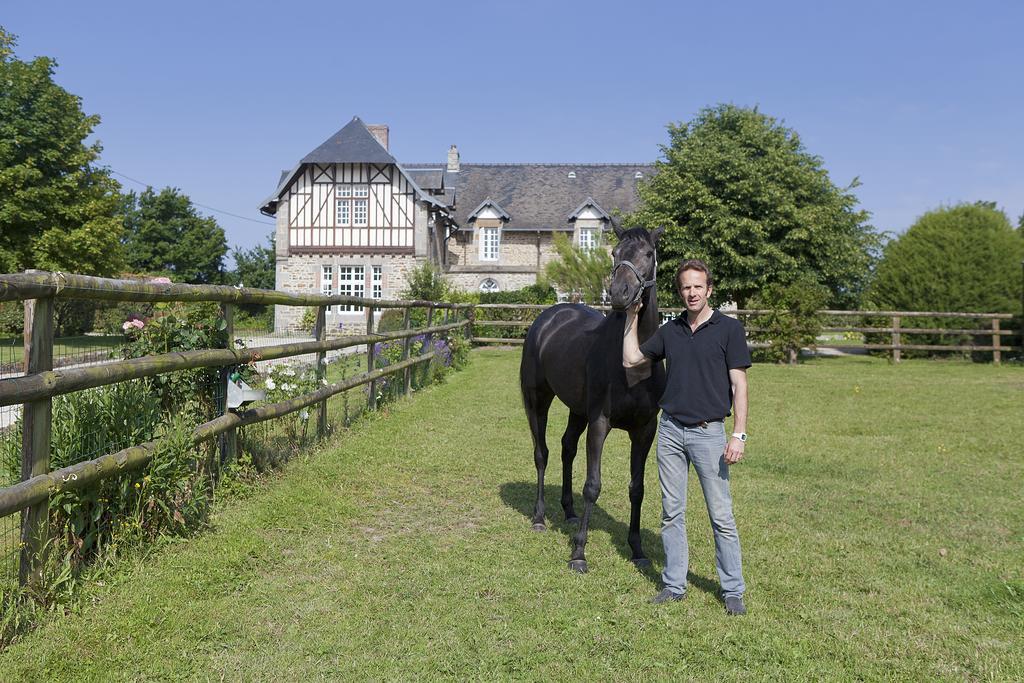 Clerval Maison D'Hotes Et Gites Dragey Exterior photo